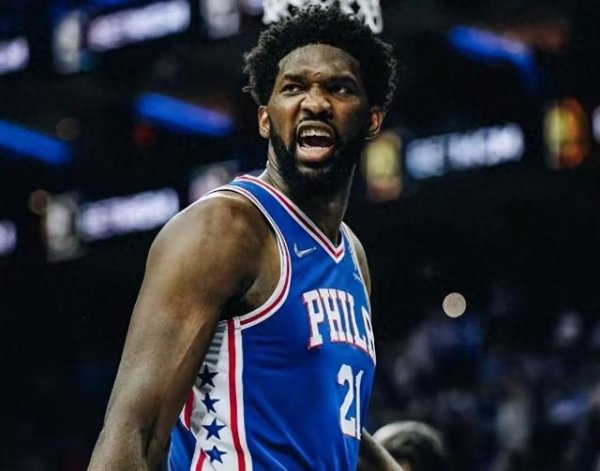 76ers là quá keo kiệt! Backcourt trung bình 21+5 mỗi trận và những người khó tính đã cho 8,6 triệu nhân dân tệ, và những người khó tính đã cho 2,6 triệu nhân dân tệ, tức giận đến nỗi anh ta rời khỏi đ