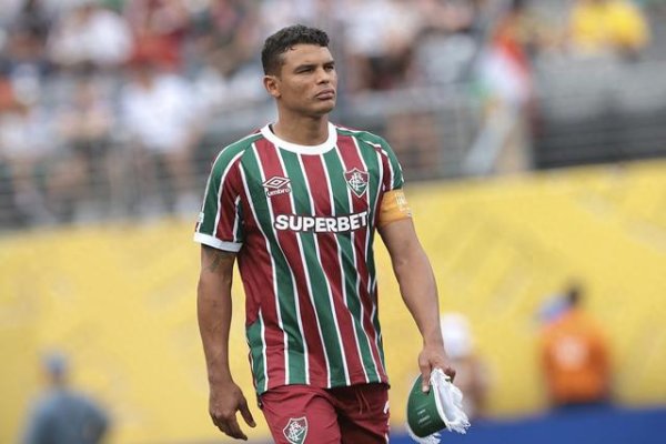 Thiago Silva: Tôi nghĩ rằng bóng ném của Charoba là một cú đá phạt, có thể thay đổi hướng của trò chơi